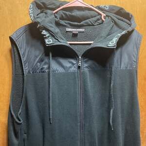 Unisex Black Full Zip Hooded Vest With Pockets